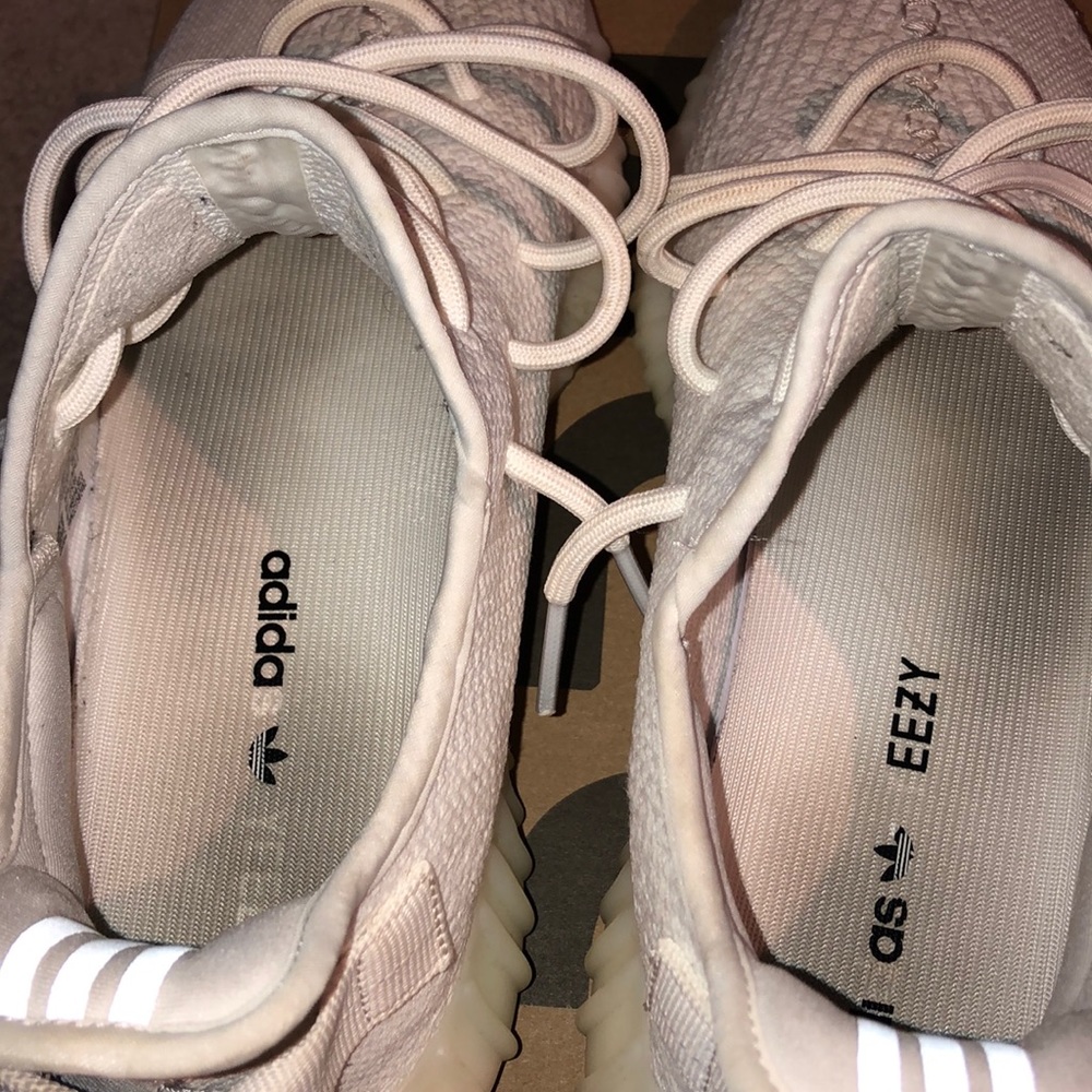 Yeezy 350 V2 ‘Cream White’ - Picture 2 of 6
